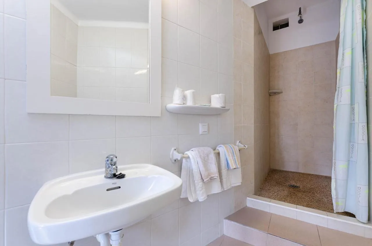 Hostal Marina Cala Ratjada  0*, Cala Ratjada (Mallorca) Španělsko